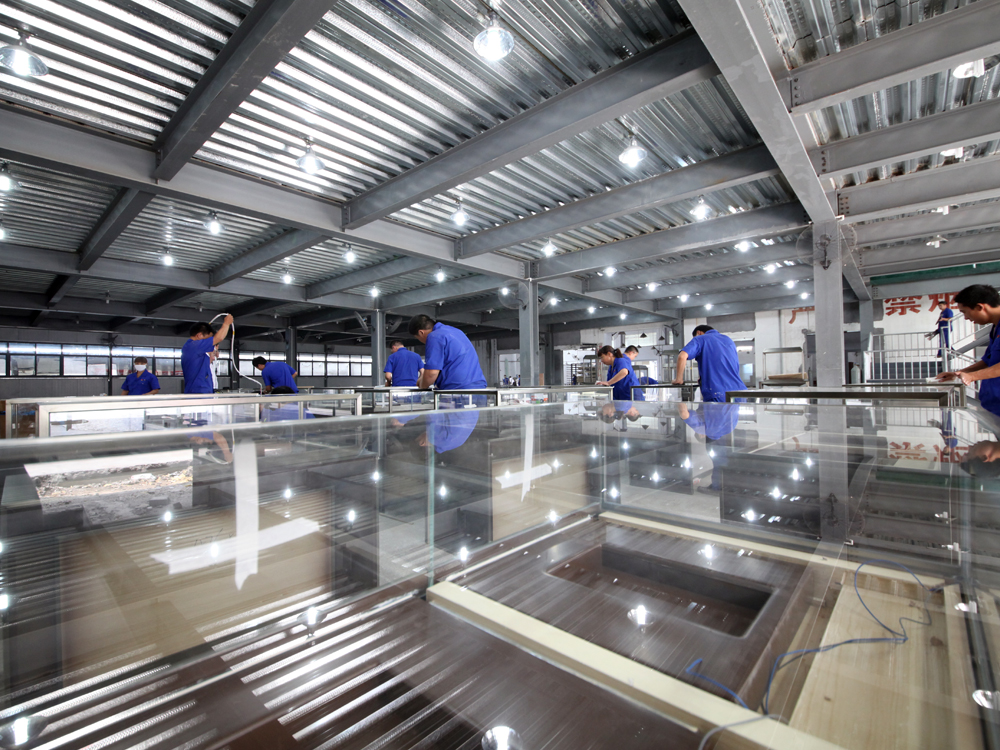 新輝珠寶展具400熱線開通，服務再上新臺階